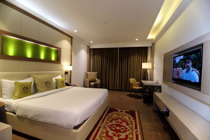 Room 10 of 34