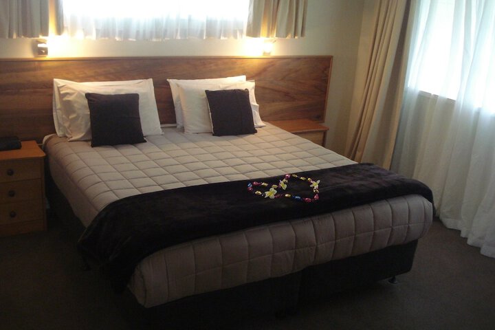 Room 2 of 18