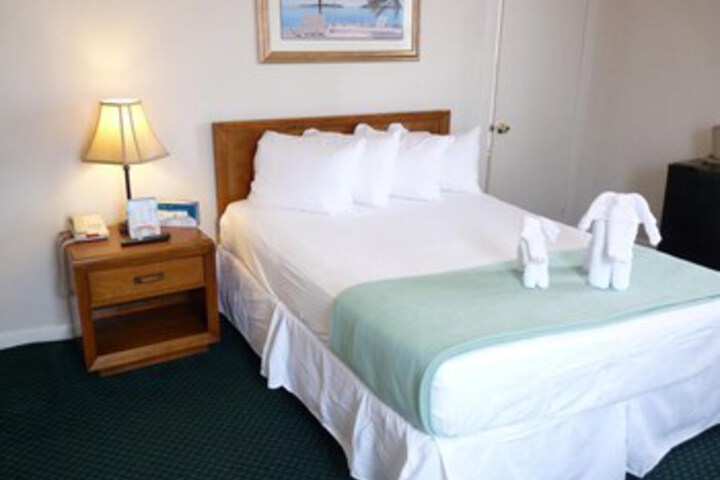Room 34 of 102