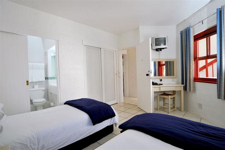 Room 10 of 37