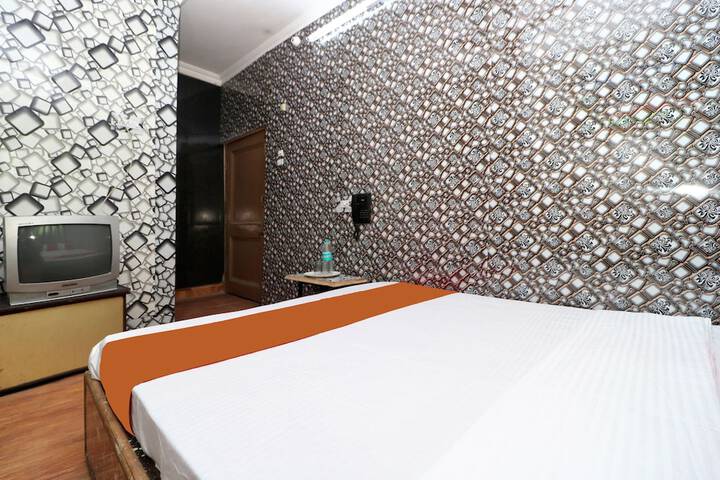 Room 13 of 34