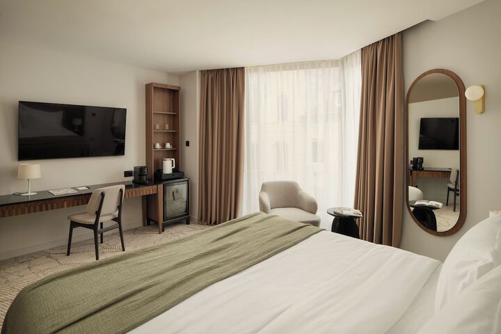 Room 12 of 69
