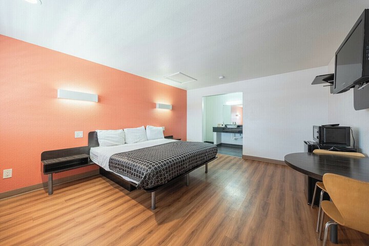 Room 8 of 31