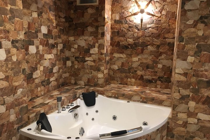 Hot Tub 14 of 23