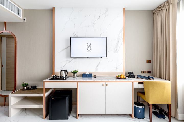 Room 18 of 32