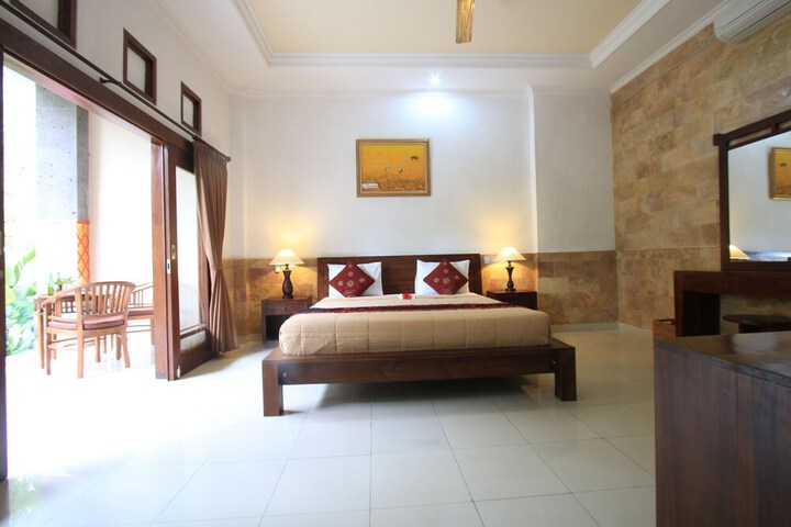 Room 99 of 213