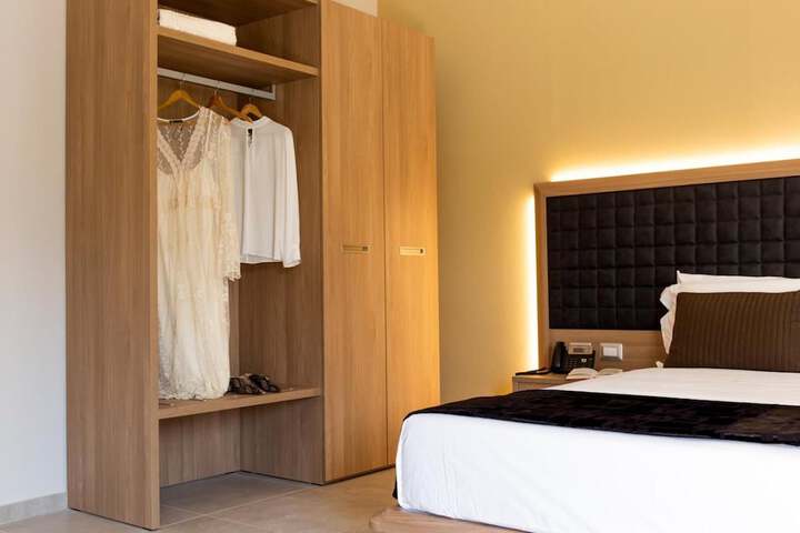 Room 10 of 39