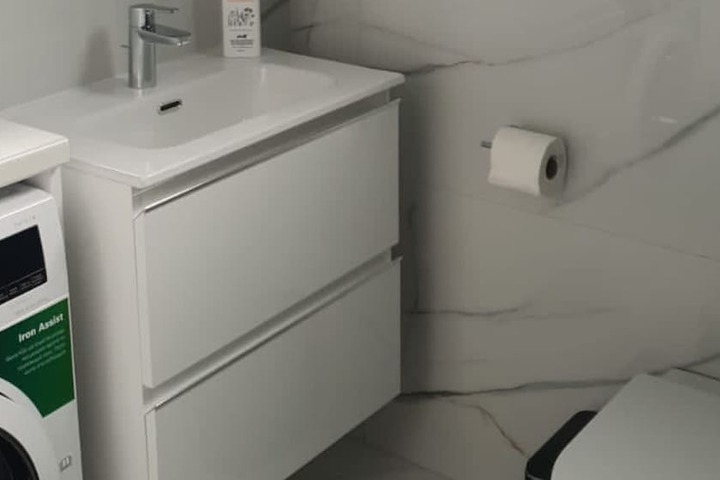 Room 16 of 19