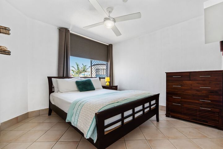 Room 7 of 38