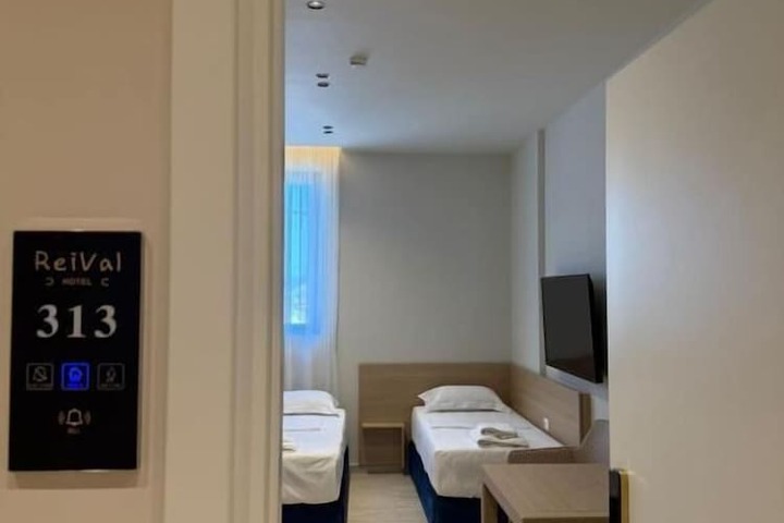 Room 96 of 109