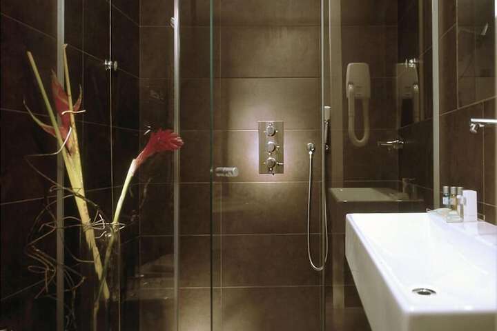 Room 54 of 82
