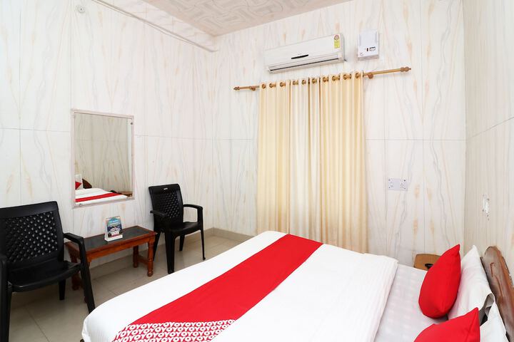 Room 13 of 24
