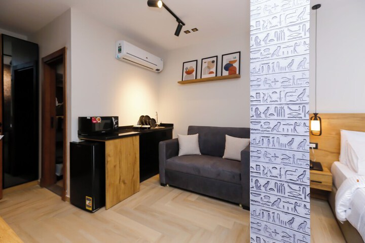 Room 34 of 150
