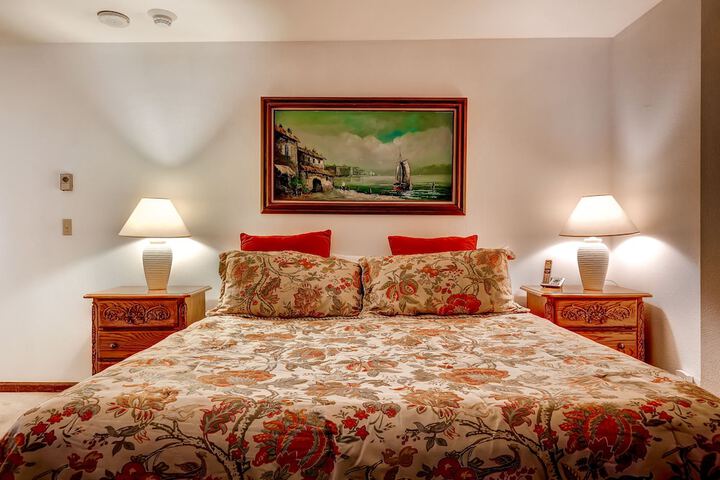 Room 4 of 70