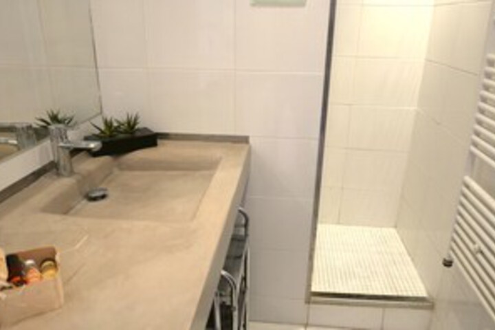Room 2 of 12
