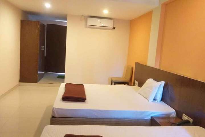 Room 7 of 25