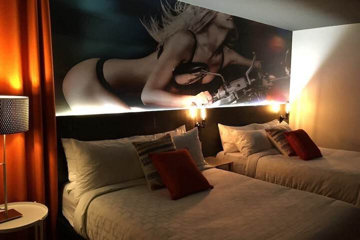 Room 8 of 50