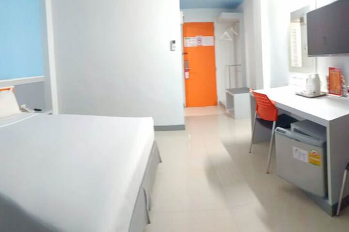 Room 6 of 37