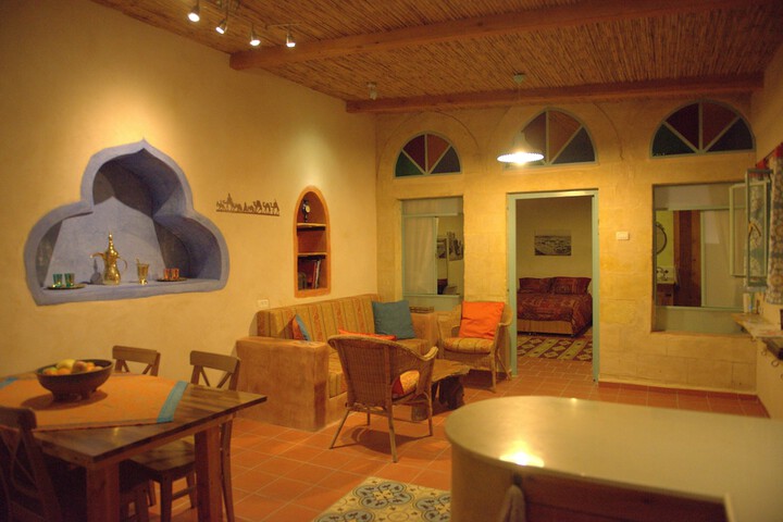 Room 5 of 16