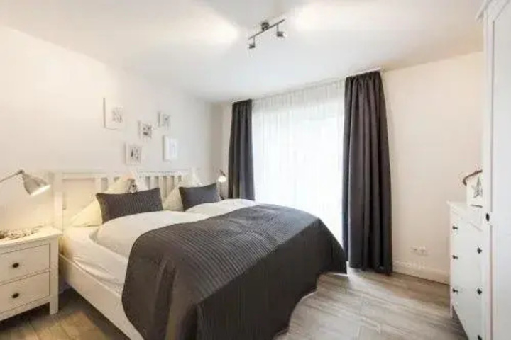 Room 2 of 15