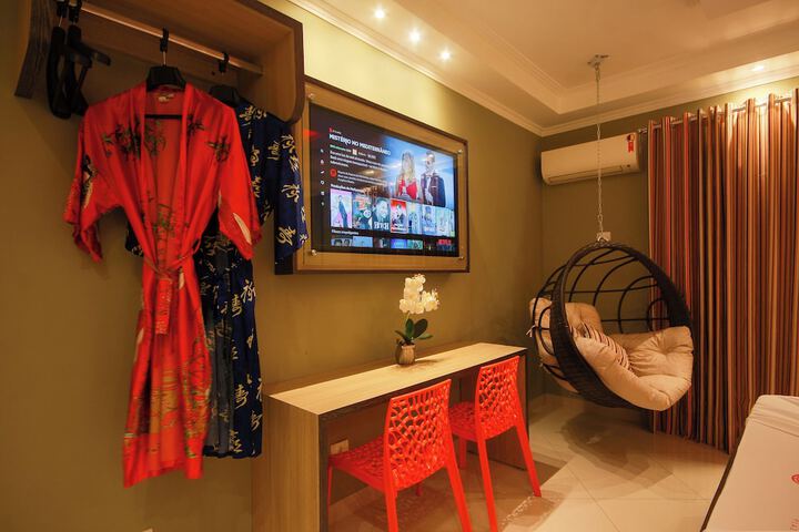 Room 12 of 62