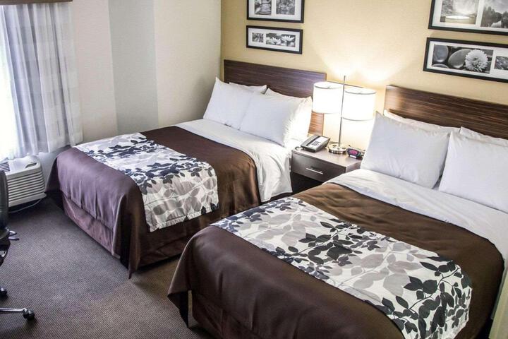 Double Accessible Queen Size Bed (4 of 10)