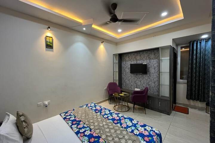 Room 12 of 29