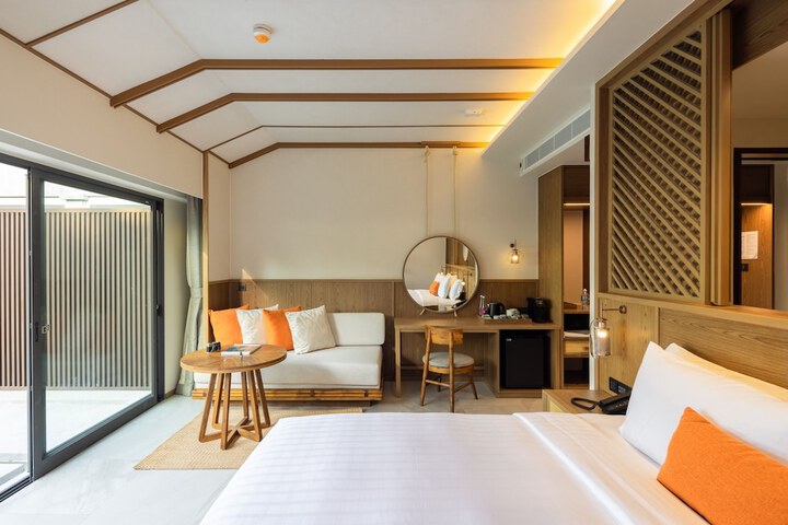 Room 51 of 245