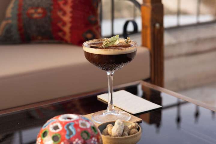 Lounge 87 of 140