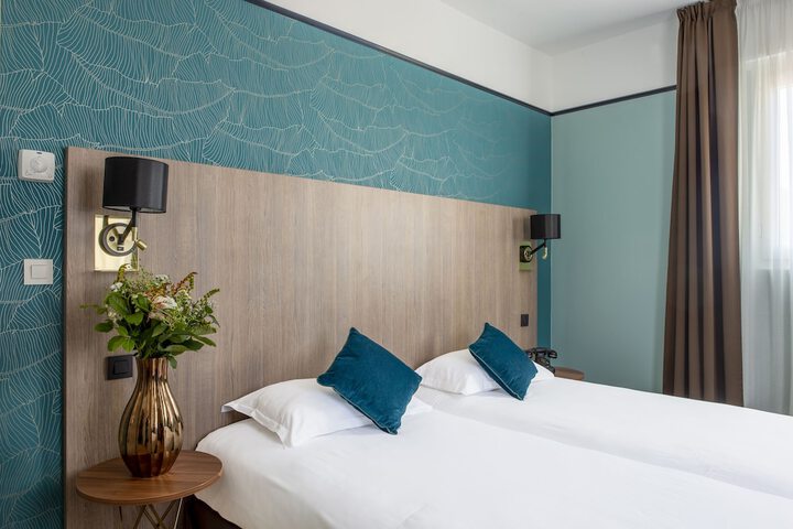 Room 14 of 44