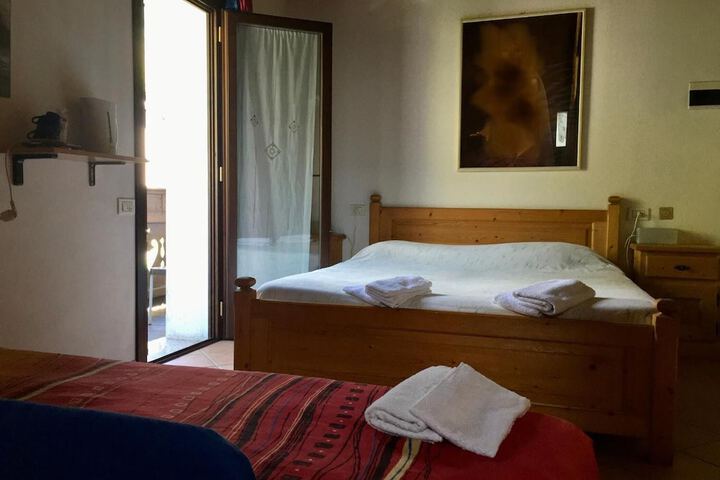 Room 4 of 57