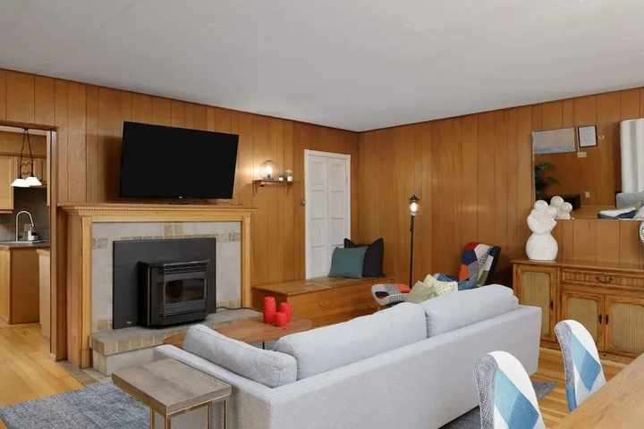 Room 6 of 24