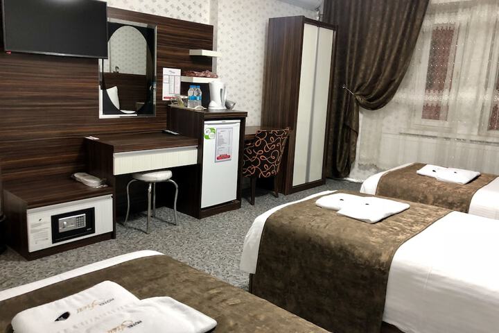 Room 7 of 51
