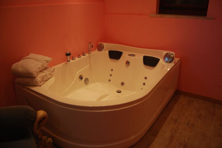 Hot Tub 66 of 90