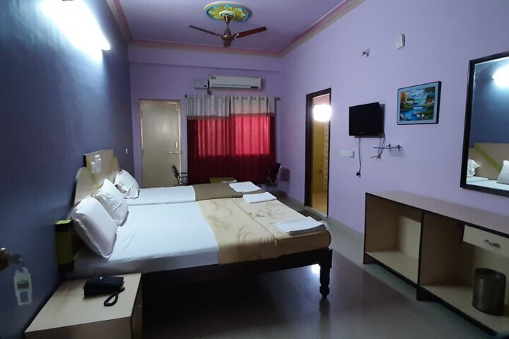 Room 3 of 14