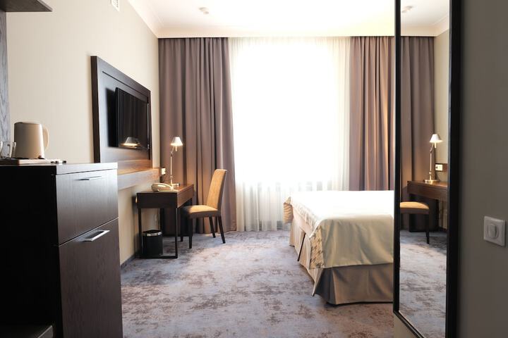 Room 6 of 34