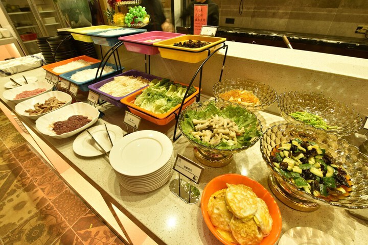 Dining 14 of 16