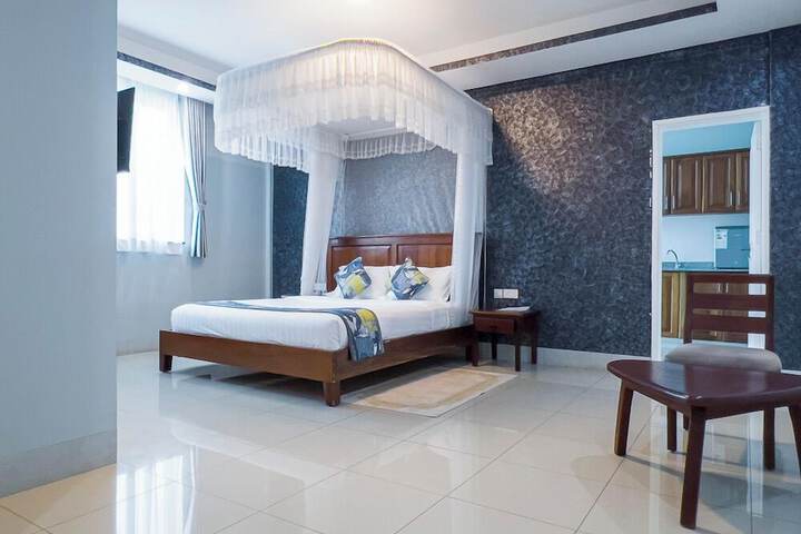 Room 10 of 26