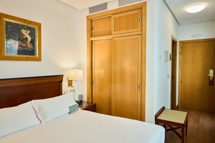 Room 44 of 109