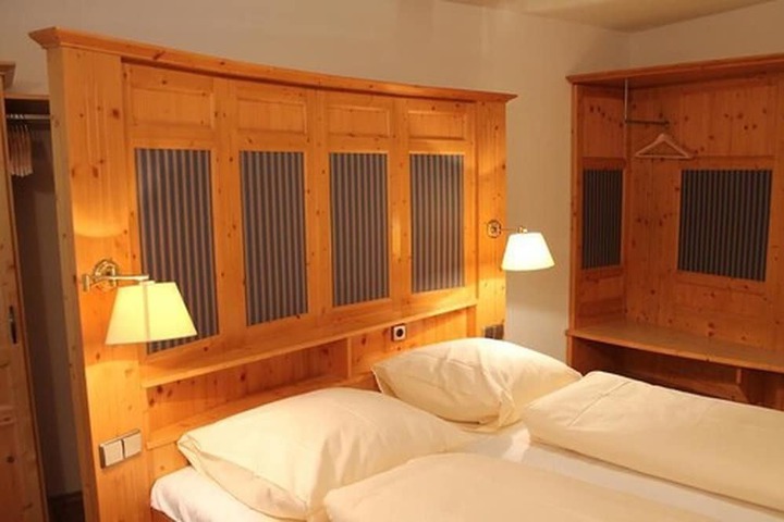 Room 12 of 31