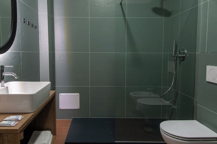 Room 73 of 106