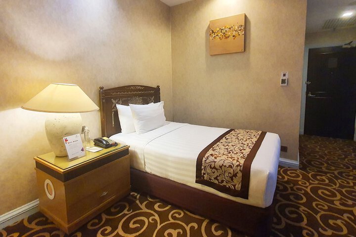 Room 26 of 49