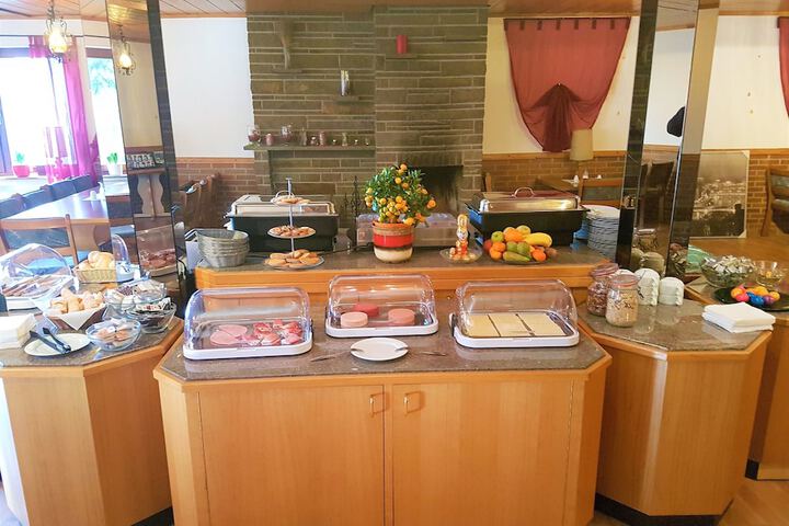 Dining Photos
