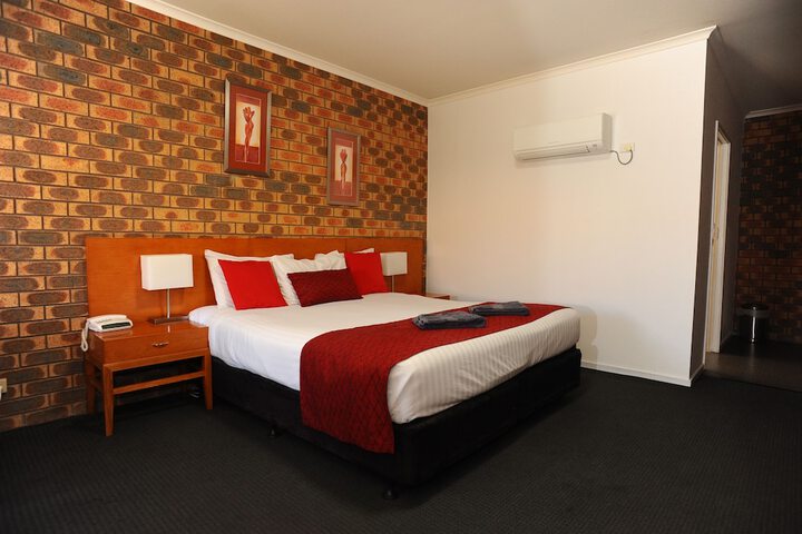 Room 16 of 75