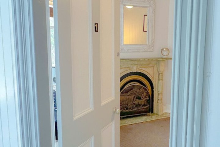 Room 9 of 29