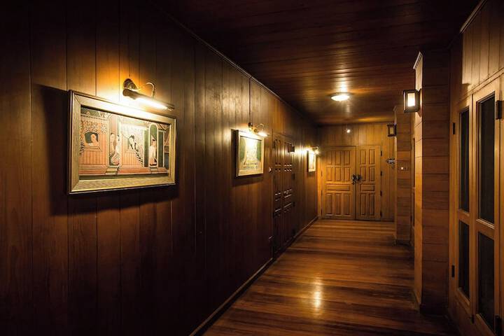 Ballroom/Hall 62 of 79