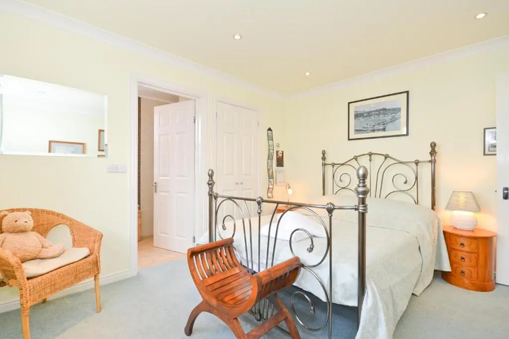 Room 5 of 21