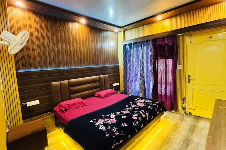 Room 2 of 5