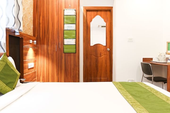 Room 10 of 21