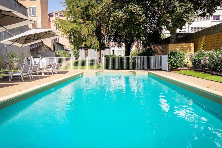 Pool Hotel